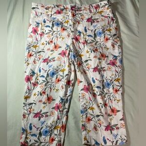 - St. John’s Bay- 
-White and Floral-
-Women’s Size 14-